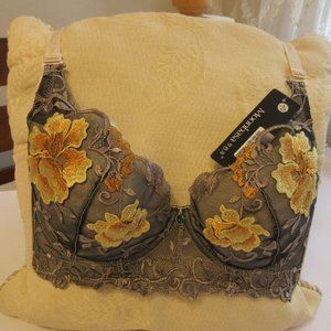 NWT Moonbasa  Sexy  Beige Floral Lace Bra(2 Items) C85